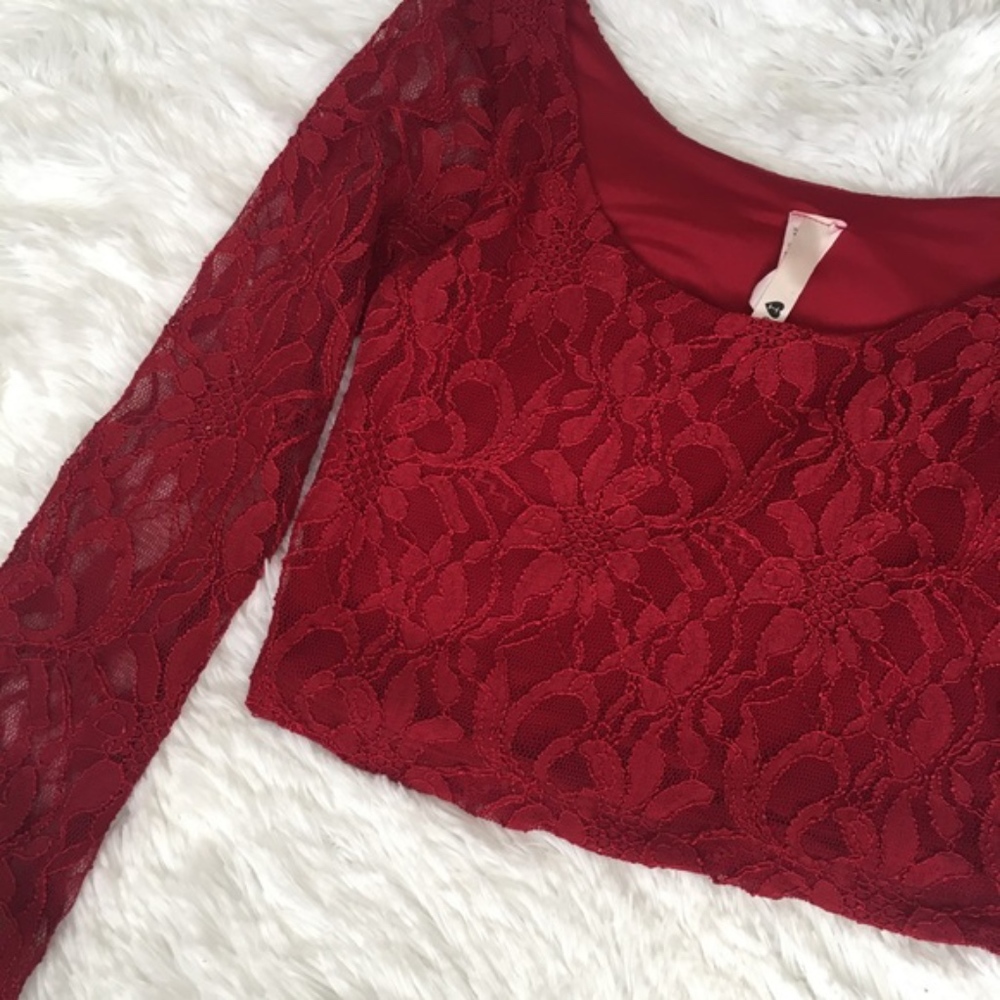 🌵 Red Lace Long Sleeve Crop Top Small - Picture 2 of 5